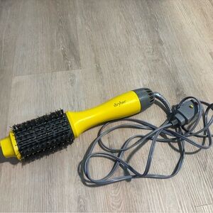 Drybar double shot oval blow dryer brush